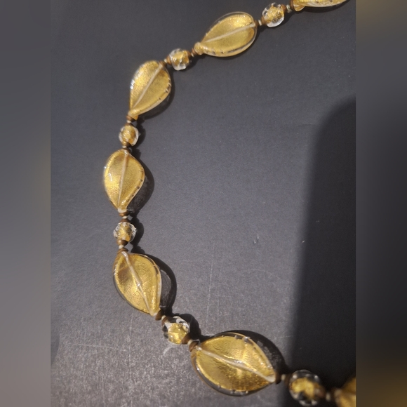 VINTAGE ITALY FOLIO- Clear glass leaf knotted bead necklace - Excellent - $90 - Picture 3 of 7